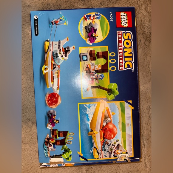 LEGO Sonic the Hedgehog Set - Blue, White, and Yellow - Picture 3 of 3